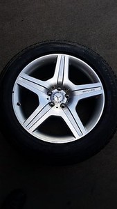 SET-OF-4-GENUINE-19-034-AMG-NEW-WHEELS-amp-PIRELLI-TIRES-MBZ-ML63-164-401-1902