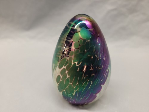 GLASS EYE STUDIO - Beautiful Art Glass Egg Paperweight - Irredesent Purple #4185 - Picture 16 of 18