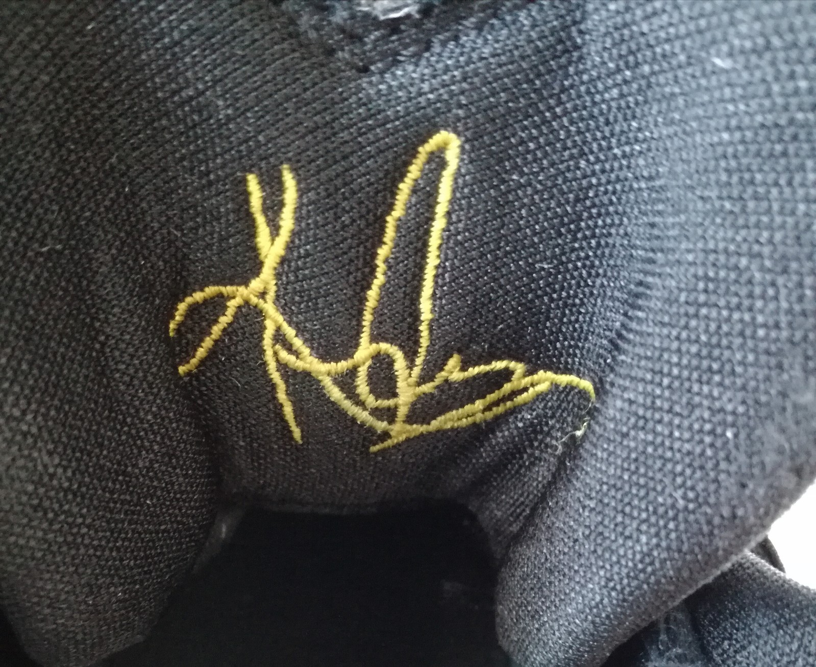 Nike Nike Nike kyrie 3 noir Jaune Irving basketball chaussures uk7 37b1ba Nike Nike Nike kyrie 3 noir Jaune Irving basketball chaussures uk7 37b1ba