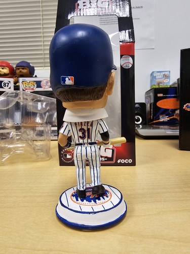 Mike Piazza FOCO and Francisco Alvarez SGA New York Mets Bobbleheads - Picture 6 of 16