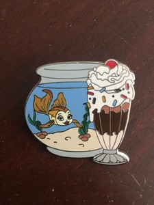 Disney-DSF-DSSH-Pin-Trader-Delight-PTD-LE-300-Pinocchio-Cleo-Fish-Sundae-Series