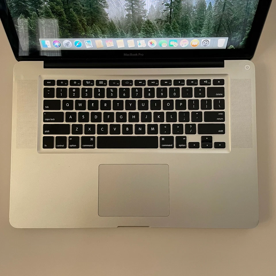 Apple MacBook Pro 15.4" Core i7 2.2GHz 8/16GB RAM up to 1TB SSD MC723LL/A - Image 3 of 4