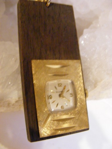 Vtg Mid Century SOVEREIGN Ladies PENDANT NECKLACE