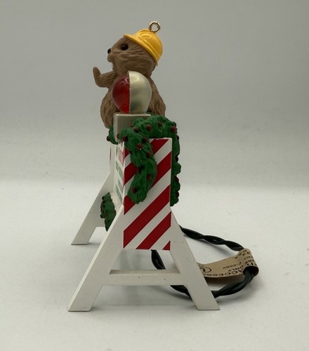 Hallmark Keepsake Under Construction Beaver Christmas Flashing Light Ornament - Picture 3 of 11