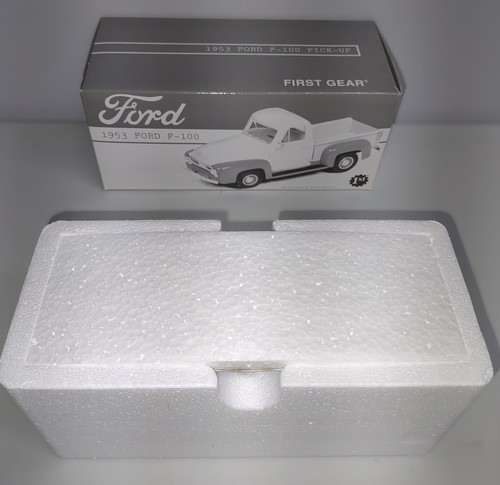 First Gear 1953 Ford F-100 Die-Cast Metal Replica - Picture 11 of 11