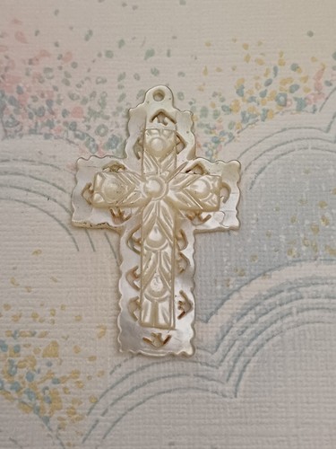 Vintage Pendant Carved Mother Of Pearl Cross 4.5cm x 3cm - Bild 2 von 5