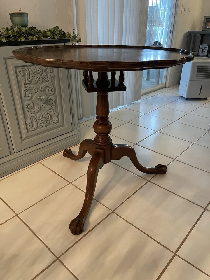 Mesa de pedestal John Stewart Inc. Mediados de siglo. Hallazgo raro. 30x28 Foto 2 de 3