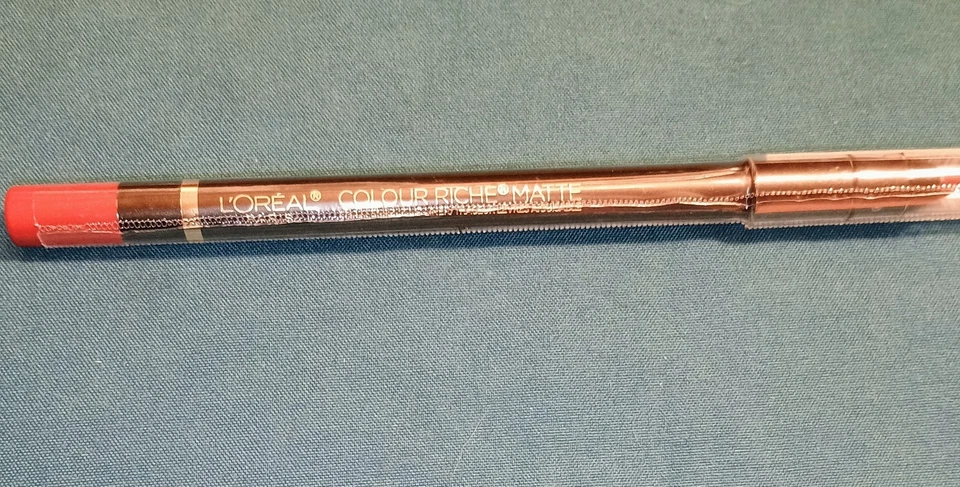  L'OREAL COLOR RICHE MATTE SHARPENABLE LIP LINER Matte-UATED WITH U 0.04OZ - Image 2 of 3