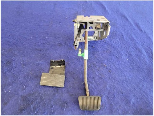 1999-2004 Ford Mustang GT 4.6L Brake Pedal Automatic Transmission A/T 2690
