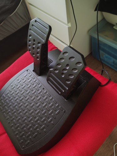 Thrustmaster Ferrari 458 Italia (4460094) Racing Wheel - Picture 2 of 3