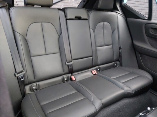 2024 Volvo XC40 2.0 B4P Ultra Dark 5dr Auto SUV Petrol Automatic - Picture 13 of 19