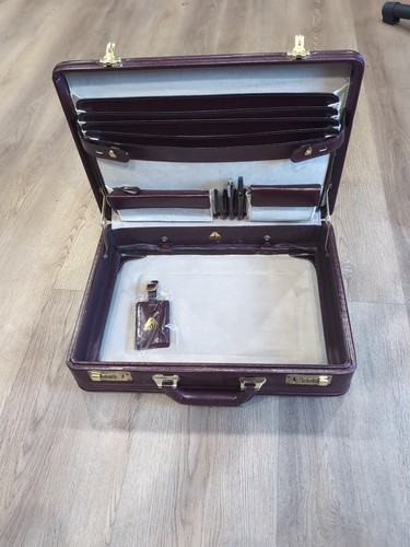 Avenues Estuche Adjunto/Maletín Cuero Marrón 18" X 13" X 4" con Combo - Imagen 1 de 7