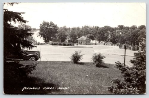 Redwood Falls MN~Roadside Sinclair Gas Station~"This Town is Dead"~1945 RPPC