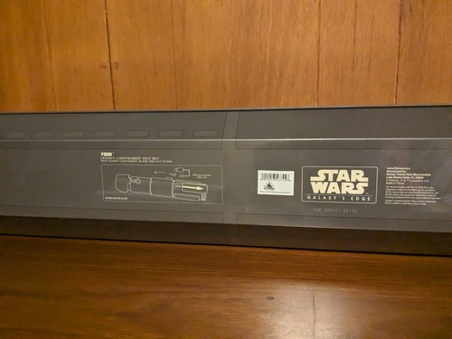 Yoda Legacy Lightsaber Disney Star Wars Galaxy's Edge New BONUS - Picture 5 of 8