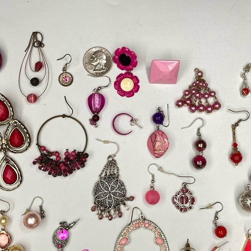 Over 240 Single Earrings Pink Red Cream Jewelry Lot Repurpose Scrap Vtg - Now - Picture 4 of 18