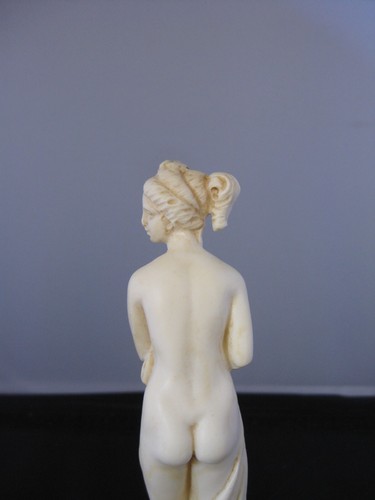 Vintage Italy Sculptor A. Santini Classic Firure - Nude Venus Figurine - Picture 8 of 11