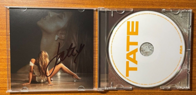 Tate McRae 直筆サイン CD TATE MCRAE THINK LATER SIGNED PSA/DNA COA DISPLAY FRAMED CD