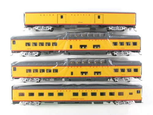 HO Scale UNION PACIFIC Lightweight Passenger Set B -RIVAROSSI R6996, Knuckle Cpl - Picture 2 of 9