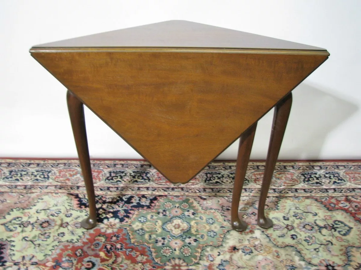 Kittinger Mahogany Colonial Williamsburg CW 2 Triangular Drop Leaf Corner Table