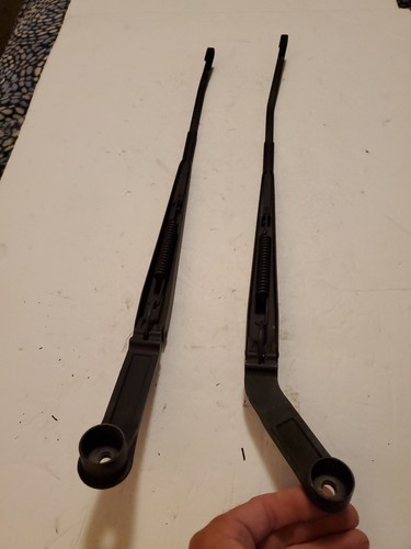 2001 2006 Mitsubishi Montero LEFT & RIGHT WINDSHIELD WIPER ARMS OEM NO BLADES  - Picture 3 of 8
