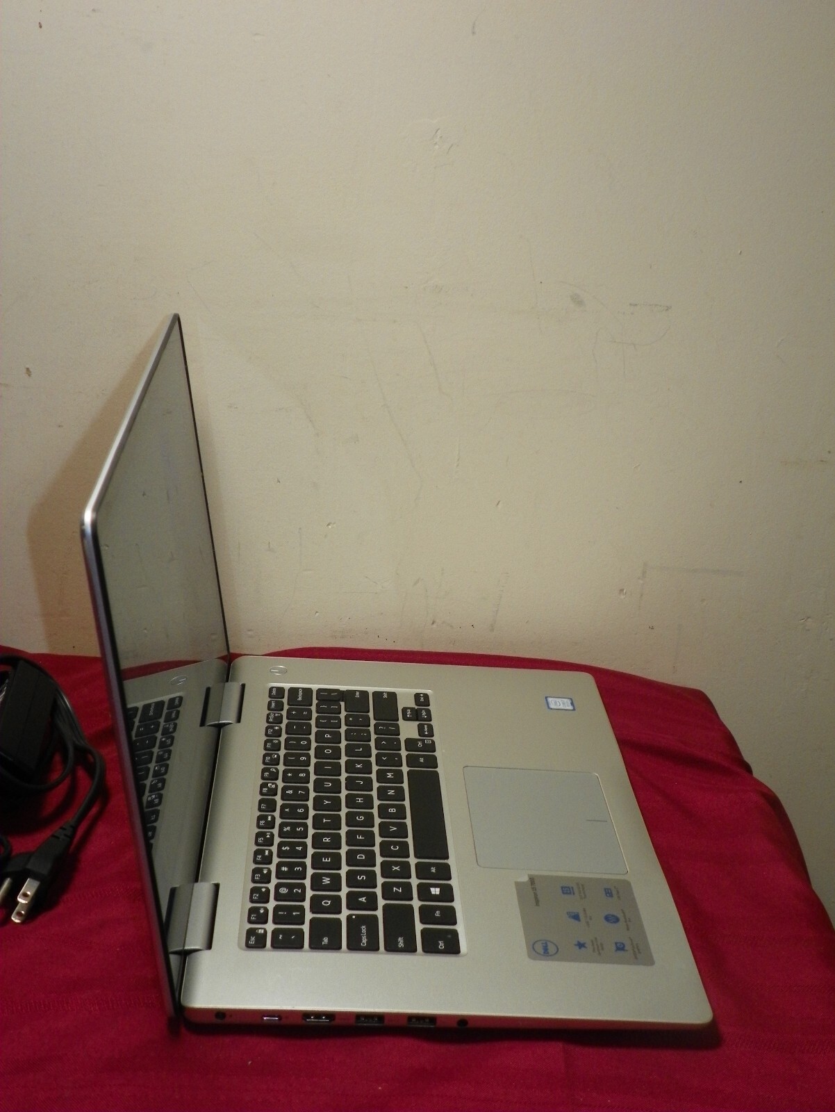 Dell Inspiron 15 7570 15.6" Touchscreen - i7/256GB SSD + 1TB HDD/GeForce/11 Pro - Picture 8 of 16