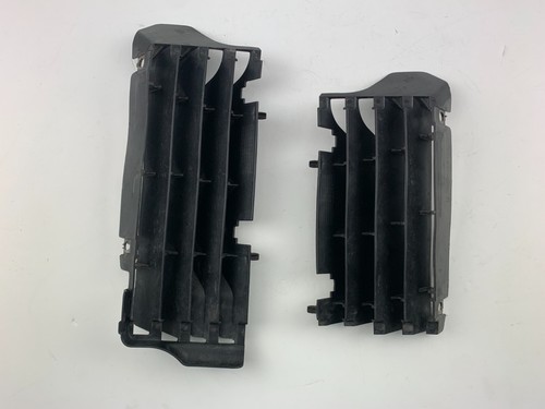 Protectores de persianas de radiador OEM Suzuki para 18-24 RMZ450 - Imagen 2 de 6