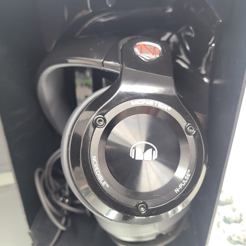 Monster N-PULSE Noise Isolating Over-Ear Headphones w ControlTalk Midnight Black - Picture 7 of 13