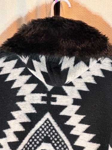 Women's Fleece Jacket MED in grey, white & black, black faux fur trim, hood - Picture 3 of 6