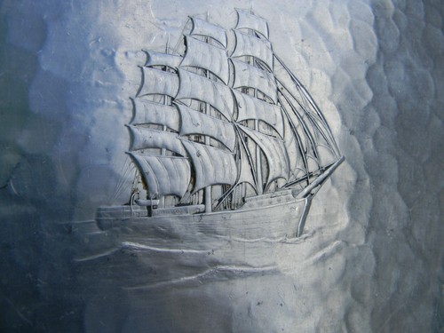 WORLD HAND FORGED HAMMERED ALUMINUM 22 " TRAY WITH A 3 MASTED SQUARE RIGGED SHIP - Picture 5 of 9
