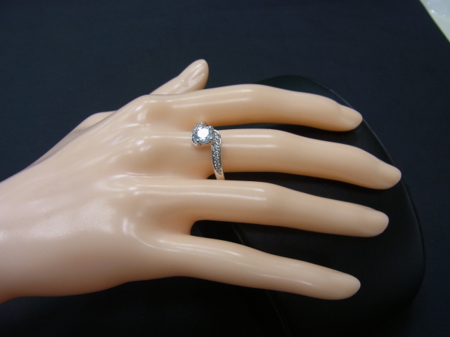 925er Ring mit Bergkristall Ringgroße 60 Steingroße 6mm DM Geicht 3,89 gramm 925er Ring mit Bergkristall Ringgroße 60 Steingroße 6mm DM Geicht 3,89 gramm