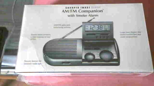 Sharper Image AM/FM Companion mit Rauchwecker/Radio Neu im Karton KOSTENLOSER VERSAND - Bild 2 von 2