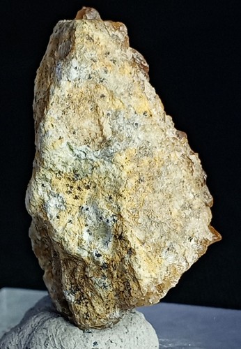 71g Hessonite Garnet Clusters On Matrix 5 Pcs - Picture 10 of 15