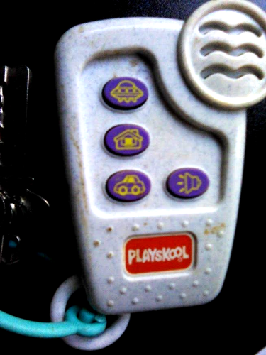 Batteriebetrieben 1996 Hasbro Playskool Schlüsselanhänger mit Schlüssel, funktioniert. UFO Knopf. - Bild 5 von 8