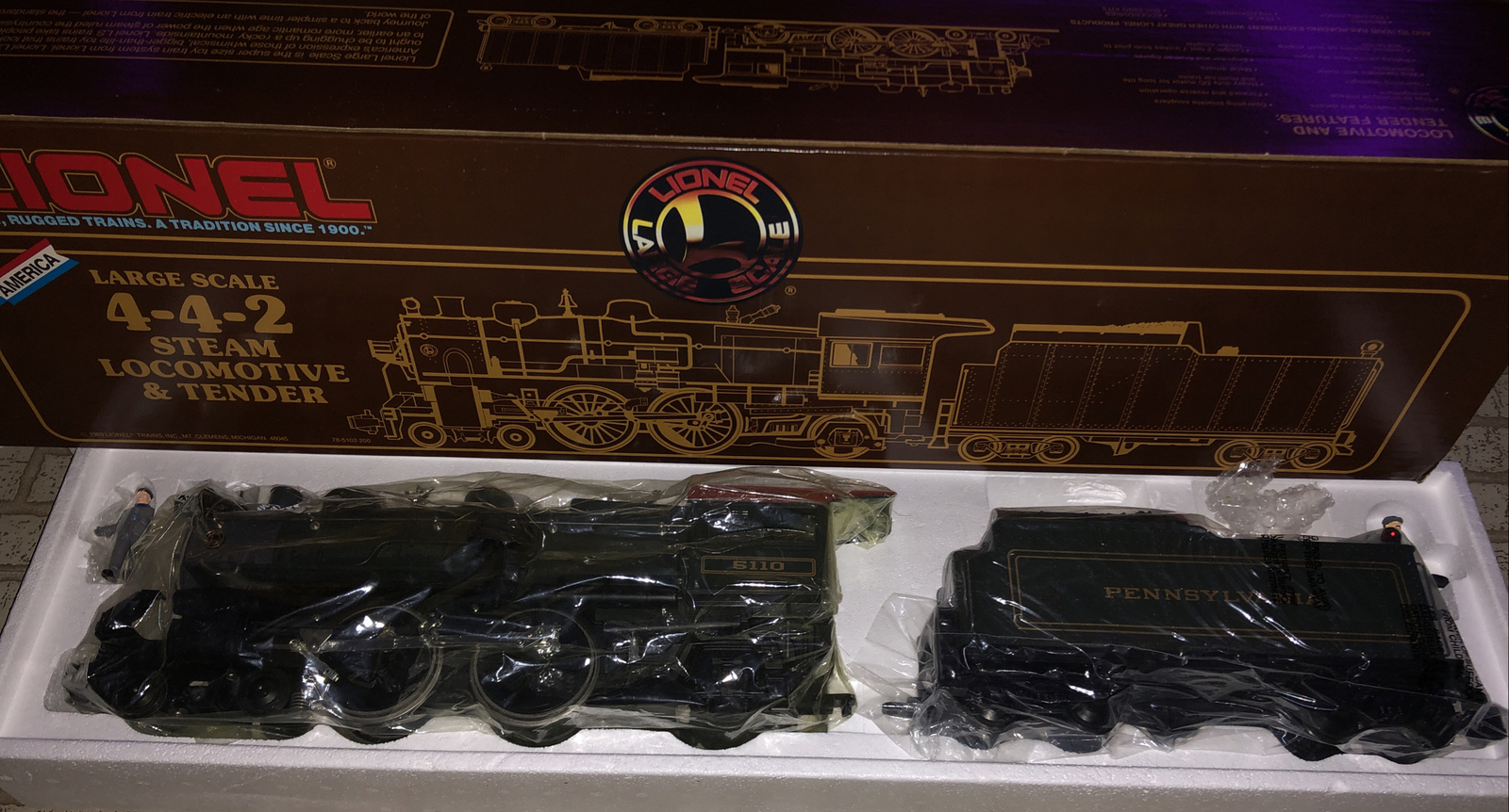 Lionel 4-4-2 Large Scale Steam Locomotive and Tender 8-85103 for 