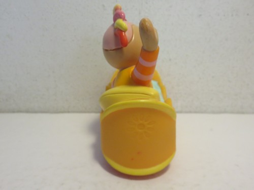IN THE NIGHT GARDEN TOY FIGURE LOT UPSY DAISY TOMBLIBOO PVC BED ON WHEELS - Picture 10 of 16