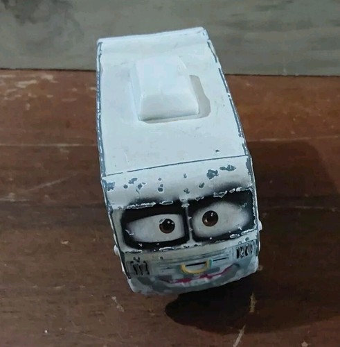 Autocaravana Disney Pixar Cars 3 Thunder Hollow ARVY de lujo de metal fundido a presión - Imagen 6 de 7