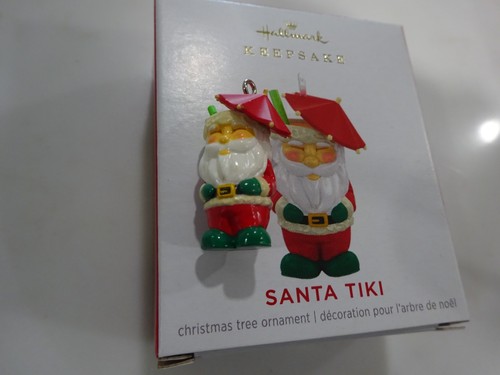 Hallmark Keepsake 2021 Ornament Miniature Santa Claus Tiki  NEW - Bild 1 von 3