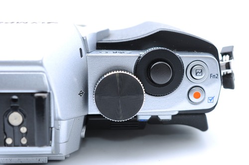 Near Mint Olympus OM-D E-M5 Digital Camera Silver Body w/ Flash Shutter 3423 - Picture 14 of 24