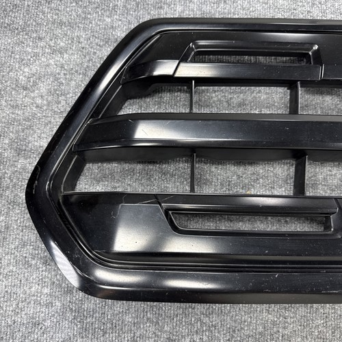 2016-2019 Toyota Tacoma Front Upper Grille w/Emblem & Trim - OEM No Broken Tabs - Foto 6 di 24