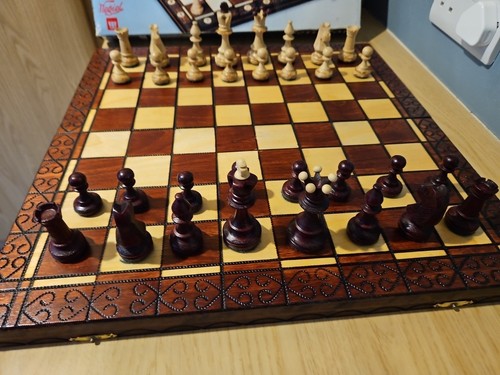 Vintage Wood Weighted Senator Chess Set  16" Folding Board In Original Box [L5] - Picture 5 of 23