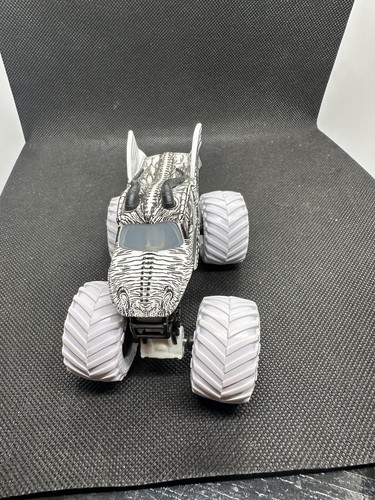 Sale Rare Dragon White & Black Monster Jam Monster Truck - Picture 3 of 3