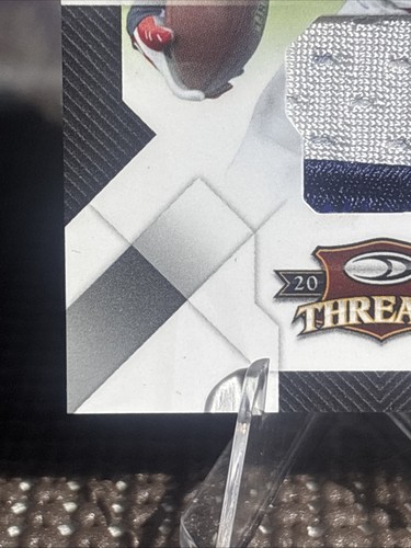 2009 Donruss Threads - Marshawn Lynch Prime /50 2 Color Game Worn Patch #11 - Picture 6 of 6