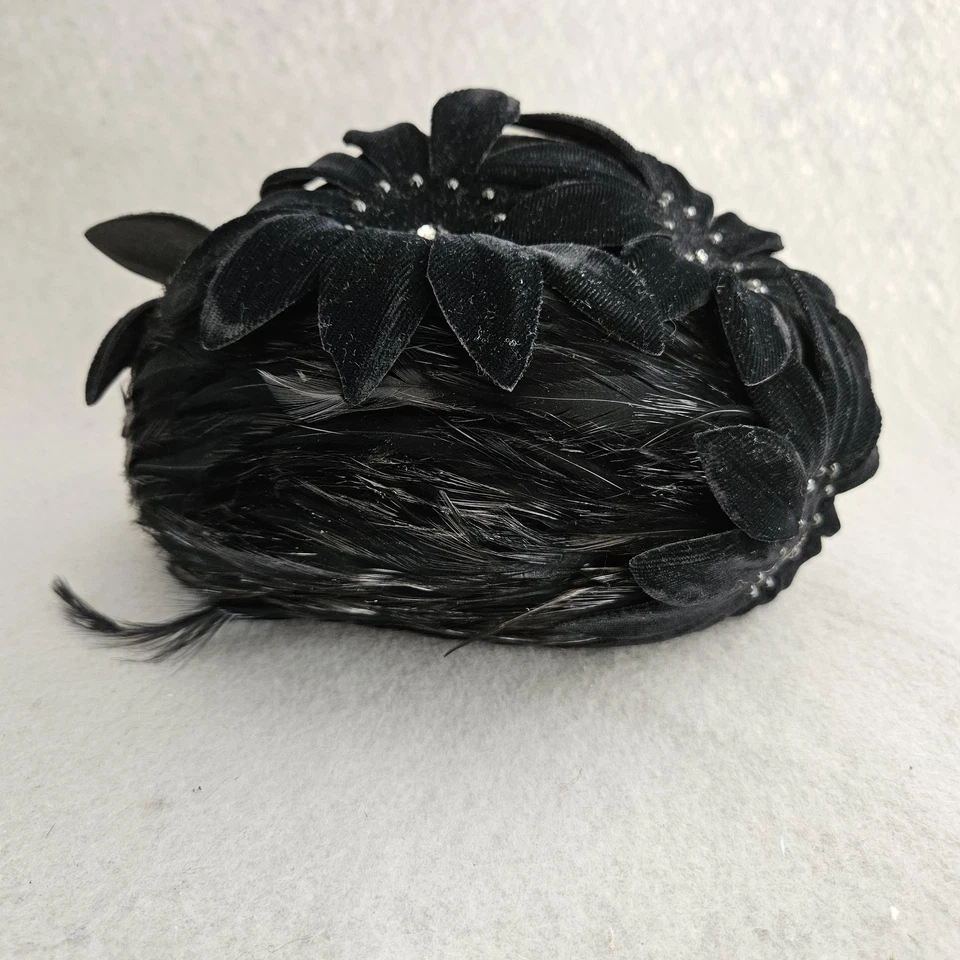 Sombrero Fascinador DE COLECCIÓN Mr. John Ajustado Mujer Negro Terciopelo Flor Pluma Años 60 Foto 4 de 4