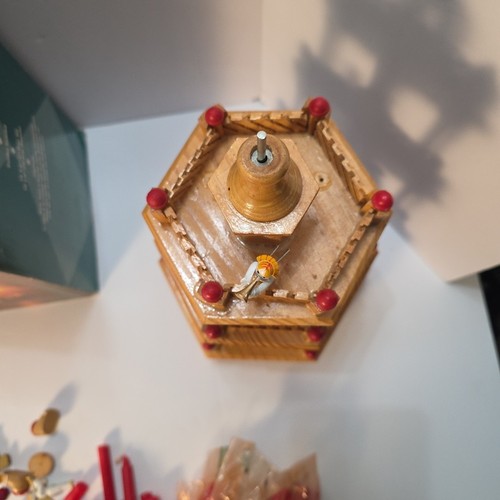 Vintage Lillian Vernon 3-Tier Wooden Pyramid Nativity Carousel Read Description - Picture 12 of 16