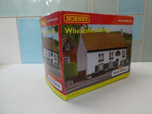 Hornby Skaledale R9652 Wheatsheaf Arms Public House Spurweite OO Maßstab 1:76 in Schachtel - Bild 15 von 15
