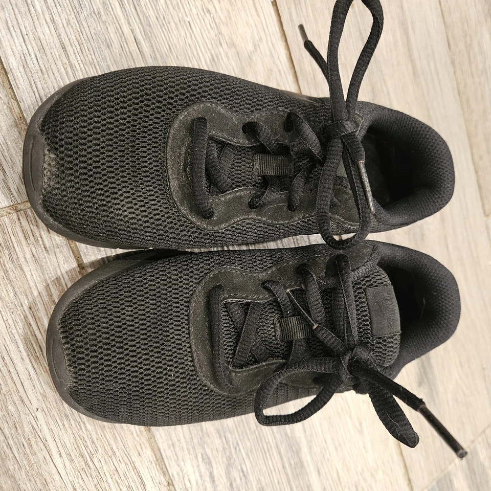 Zapatos Nike Tanjun negros para niños pequeños talla 13c Foto 4 de 4