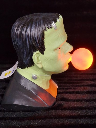Masticable Martha Stewart LED Frankenstein soplando busto burbuja decoración Halloween 12" - Imagen 3 de 14
