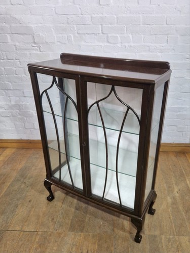 Antique Vintage double door bow front display cabinet on claw and ball legs - Picture 20 of 22
