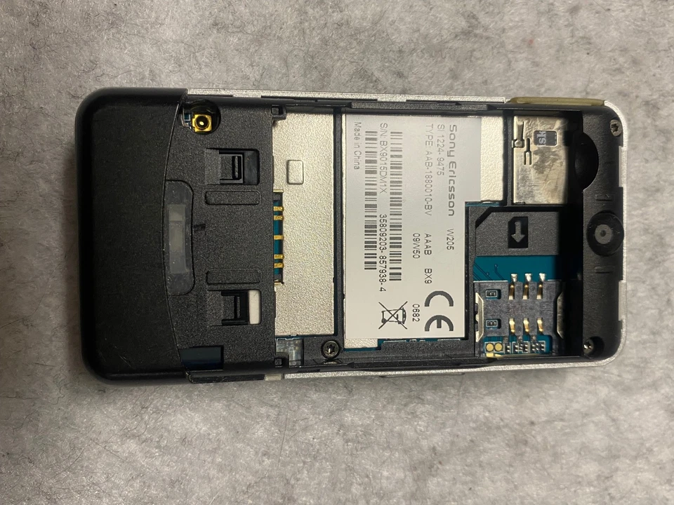 Handy Sony Ericsson W205 schwarz (Ohne Simlock) Slider - Bild 3 von 4