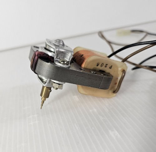 Panasonic SE-840 Stereo TURNTABLE MOTOR & SWITCH ASSEMBLY  - Picture 2 of 9